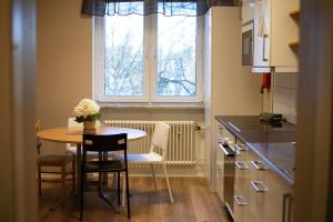 Kuchyň nebo kuchyňský kout v ubytování Falköpings Vandrarhem/Hostel