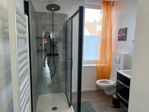 Phòng tắm tại Grande maison tout confort +11 ảnh