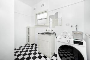 Fotografie z fotogalerie ubytování 3-Bedroom House near Train Station with Netflix v destinaci Revesby + 22 fotografií