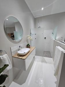 Koupelna v ubytování Levinia Cottage