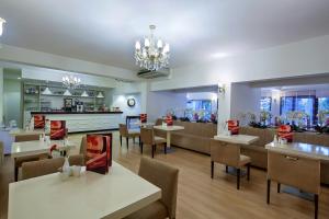 Гостиная зона в Bellis Deluxe Hotel & Heated for Winter Aqua Park