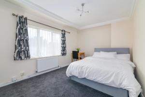 Fotografie z fotogalerie ubytování Renee's Place, 9 Guests, 10 mins walk to Becontree Station, Free Parking v destinaci Dagenham