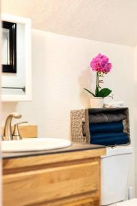 Φωτογραφία από το άλμπουμ του Bo360 Old West Landing with Hot Tub and Sunrise Views σε Billings +39 φωτογραφίες