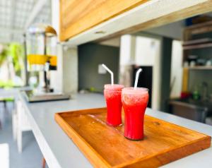Minuman di Private Villa with a Pool, Beach Front - The White House