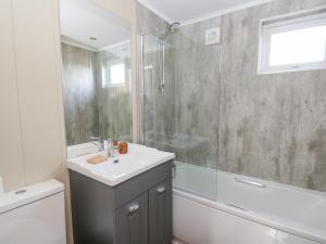 Ένα μπάνιο στο Seren Lodge +12 φωτογραφίες