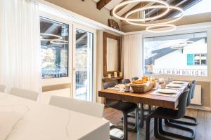 Posezení v ubytování Elfi - luxury mountain bijou by Inspiringplaces Zermatt
