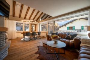 Posezení v ubytování Elfi - luxury mountain bijou by Inspiringplaces Zermatt
