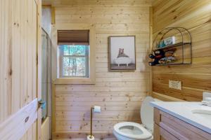 Ένα μπάνιο στο Sunset Mountain Lodge +27 φωτογραφίες