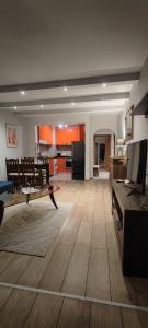 Kuchyň nebo kuchyňský kout v ubytování Cosy Escape in Plovdiv