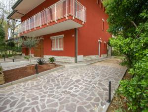 Το κτήριο όπου στεγάζεται  η παραθεριστική κατοικία