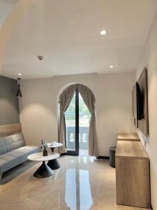 Khu vực ghế ngồi tại La Sera Suites Nha Trang