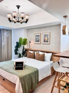 Billede fra billedgalleriet på Rustic Wood with City and Mt Arayat View i San Fernando