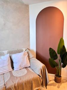 Billede fra billedgalleriet på Rustic Wood with City and Mt Arayat View i San Fernando