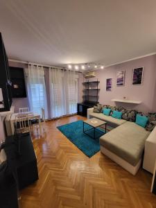 Ruang duduk di Lucky Apartments New Belgrade