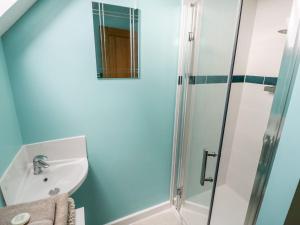 Et badeværelse på Walnut Cottage + 15 billeder