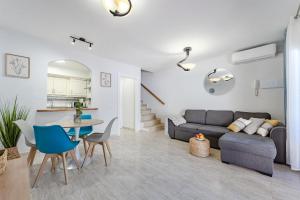 Posezení v ubytování Apartment with private patio