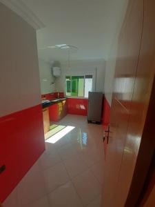 Kuchyň nebo kuchyňský kout v ubytování Appartement à Martil 10 min de la plage