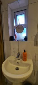 Ένα μπάνιο στο Private Guest Suite in Bletchley, Milton Keynes +20 φωτογραφίες