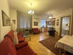 Area soggiorno di Bright Modern 2-Bedroom Apartment the center Nalbandyan and Sayat-Nova