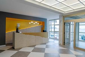 Hol lub recepcja w obiekcie Hotel Faranda Rias Altas, Ascend Hotel Collection