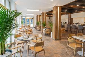 Restauracja lub miejsce do jedzenia w obiekcie Hotel Faranda Rias Altas, Ascend Hotel Collection