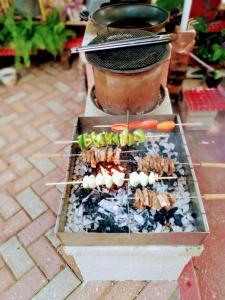 Εγκαταστάσεις μπάρμπεκιου για όλους τους επισκέπτες του ξενώνα +91 φωτογραφίες