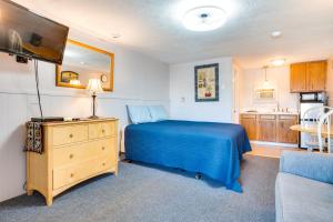 Η κουζίνα ή μικρή κουζίνα στο Beachfront 13 Condo on Old Orchard Beach