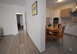Küche/Küchenzeile in der Unterkunft House Branka