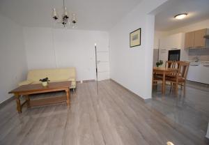 Küche/Küchenzeile in der Unterkunft House Branka