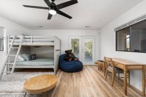 Gallery image of Stunning views with pool, spa, firepit, game court and BBQ in Ahwahnee