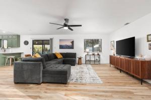Gallery image of Stunning views with pool, spa, firepit, game court and BBQ in Ahwahnee