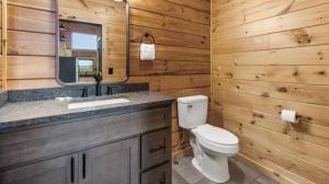 Koupelna v ubytování The Great Escape - 2 Bedrooms, 2,5 Baths, Sleeps 12 home