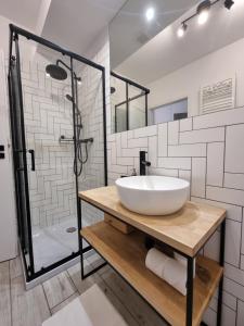 Kúpeľňa v ubytovaní Old Town Yellow Apartment + 9 fotografií