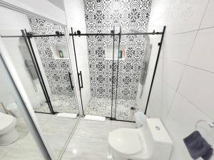 Koupelna v ubytování Somos Hotel San Juan + 37 fotografií