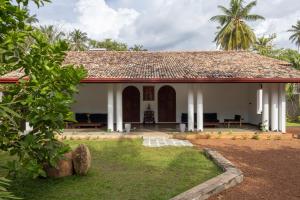 Taman di luar Mudliyar House