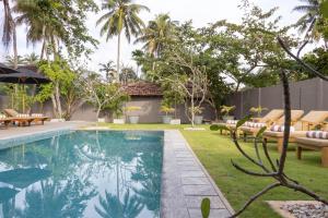 Kolam renang di atau dekat dengan Mudliyar House