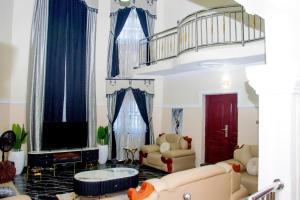 Φωτογραφία από το άλμπουμ του Exclusive Villa 24Hr Solar Electricity σε Umuahia