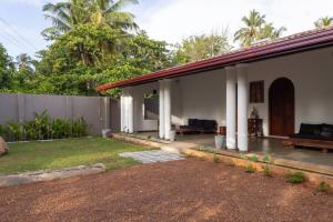 Taman di luar Mudliyar House