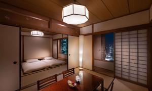 Кровать или кровати в номере Hilton Osaka Hotel
