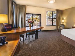 Letto o letti in una camera di Gaia Hotel & Spa, Ascend Hotel Collection