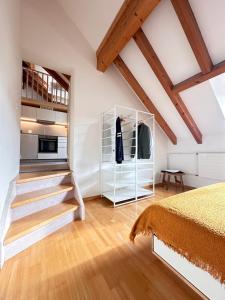 Neu! Gemütliche 2,5 Zimmer Wohnung in Winterthur客房内的一张或多张床位