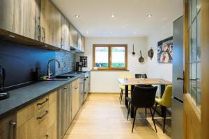 Kuchyň nebo kuchyňský kout v ubytování Ferienwohnungen im Griachalgarten - Chiemgau Karte