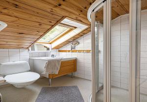 Un baño de Dream location with lake view & Top location near 34 fotos más