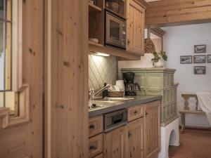 Kuchnia lub aneks kuchenny w obiekcie Apparthotel "Landhaus Veronika"