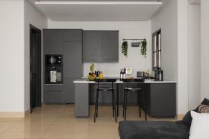 Kuchyň nebo kuchyňský kout v ubytování 3BR Luxe Stay I Comfort & Fun in Riyadh