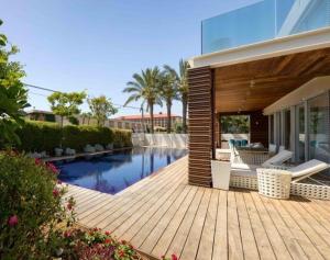 Πισίνα στο ή κοντά στο Villa in Herzliya Pituach, Israel