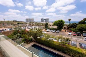 Φωτογραφία από το άλμπουμ του Villa in Herzliya Pituach, Israel σε Herzliyya B