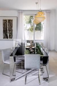 Χώρος καθιστικού στο Villa in Herzliya Pituach, Israel