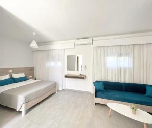 Postel nebo postele na pokoji v ubytování Three Stars Hotel