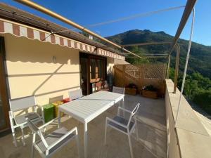 En generel udsigt til bjerge eller udsigt til bjerge taget fra lejligheden